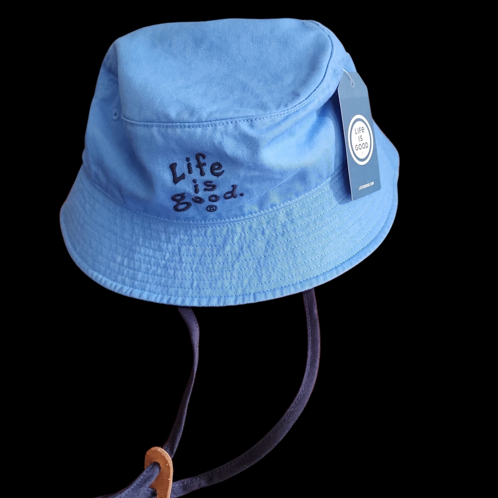 Life is Good - Unisex Vintage Wordmark Stacked Bucket Hat. NWT